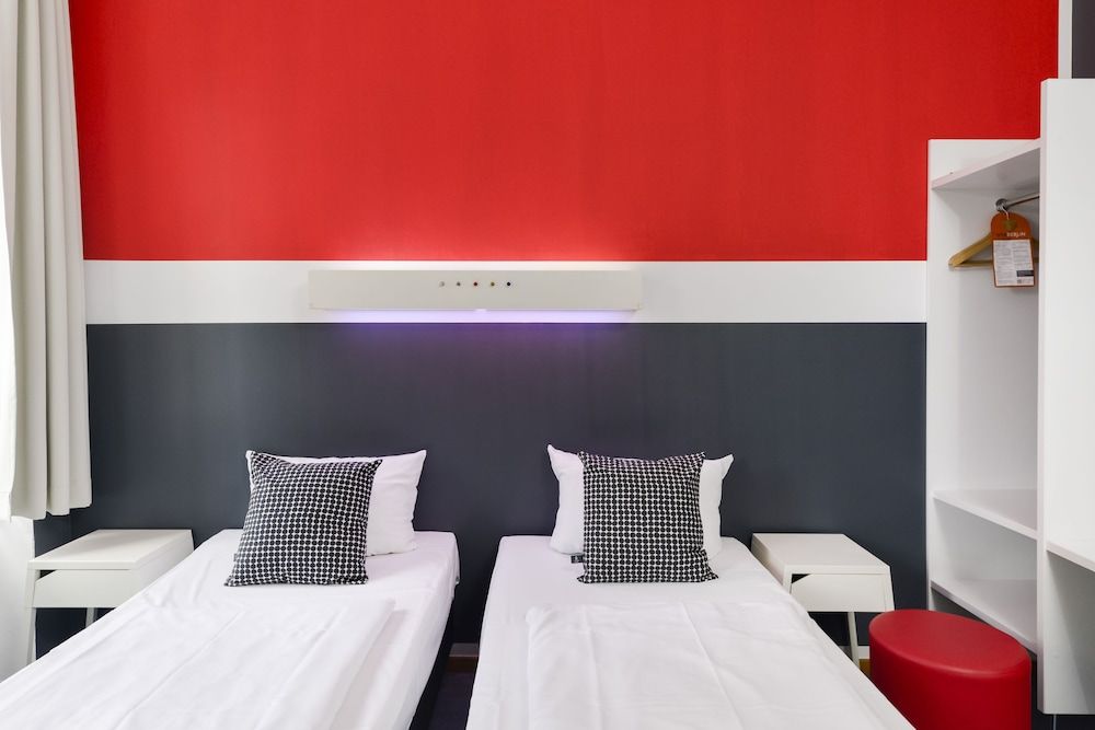 Old Town Hostel Berlin Double Room, Shared Bathroom 11