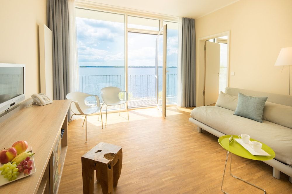 Premium Suite, Lake View
