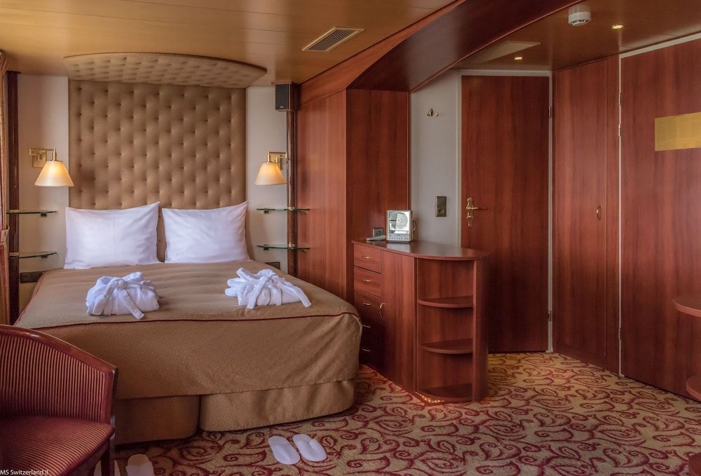 undefined KNM MS Switzerland II - Frankfurt 7