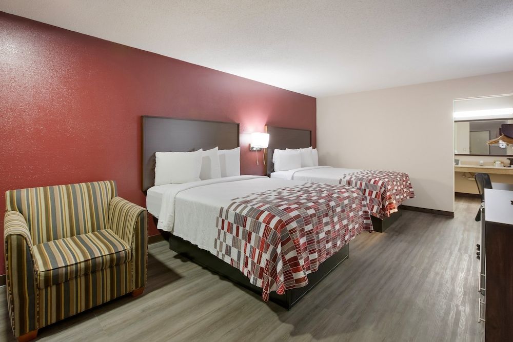 Deluxe Room, 2 Queen Beds, Smoking