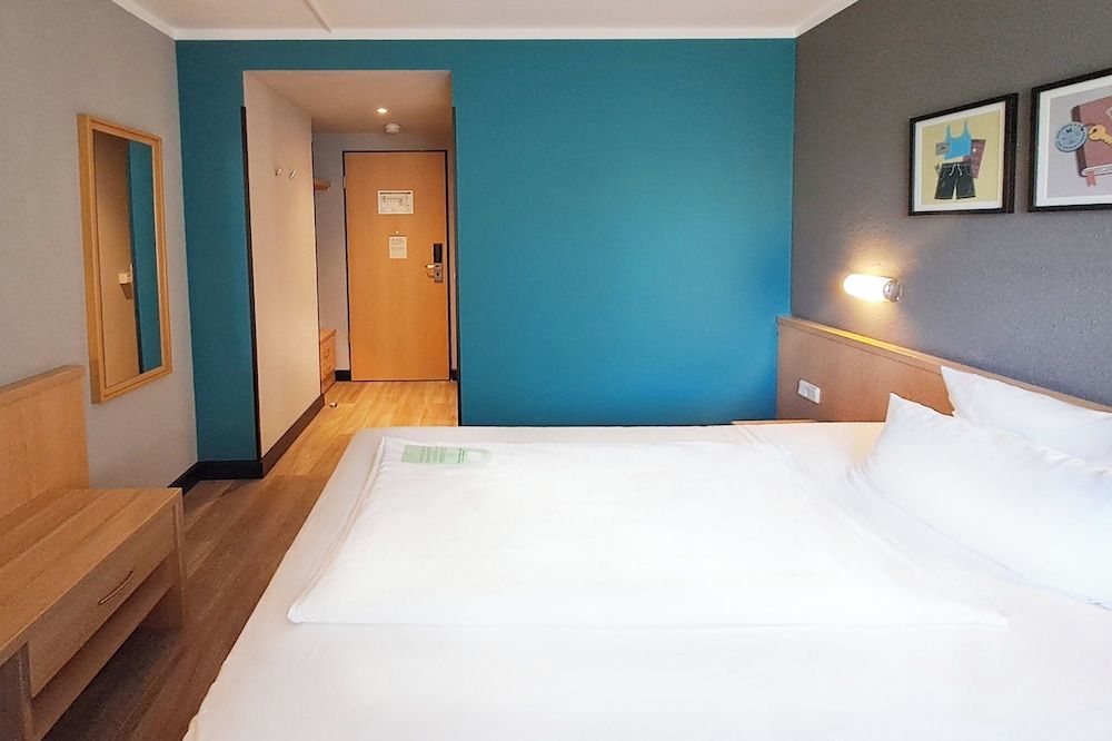 Standard Room, 1 Double Bed, Garden View