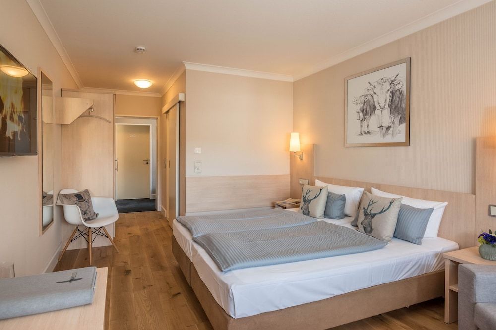 Ammersee Hotel Standard Double Room, Balcony, Lakeside 2