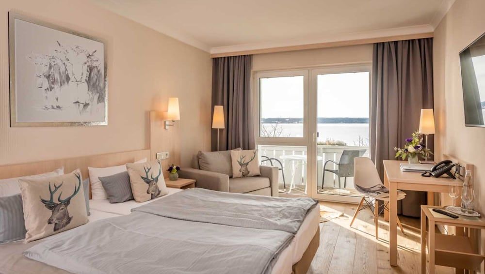 Ammersee Hotel Standard Double Room, Balcony, Lakeside 3