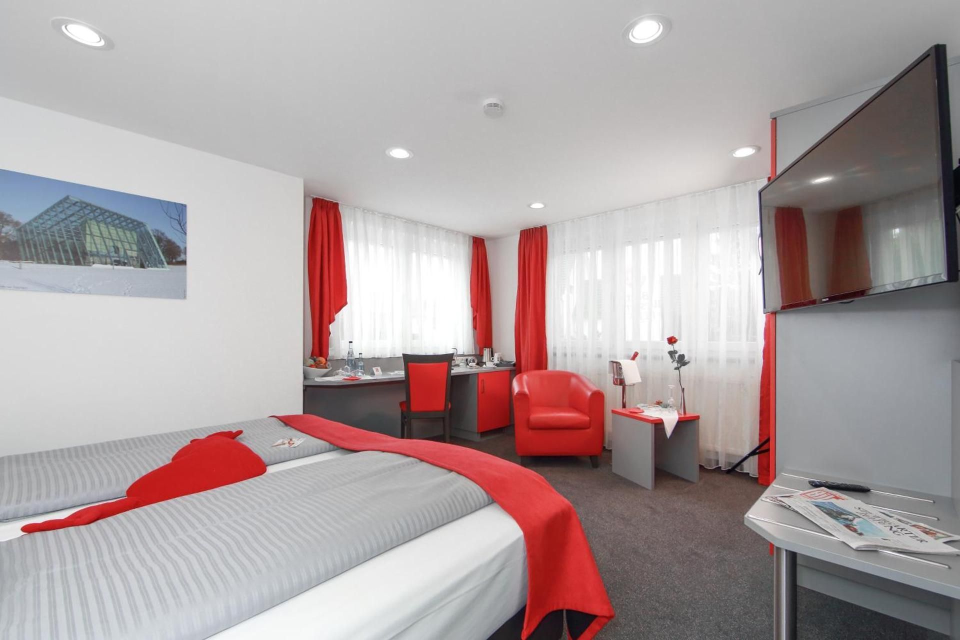 Business King Room with Garden View