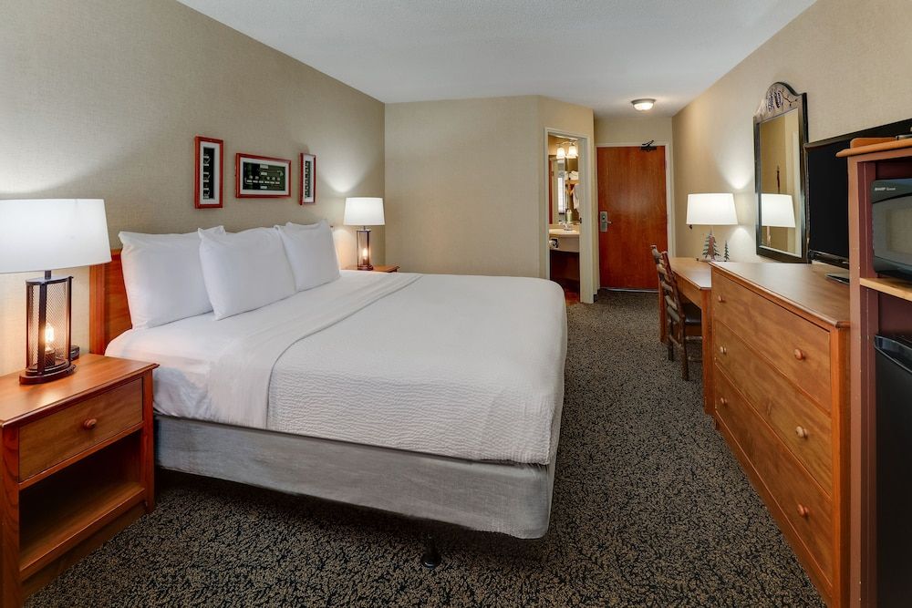 Stoney Creek Inn Galena Deluxe Room, 1 King Bed, Non Smoking 4