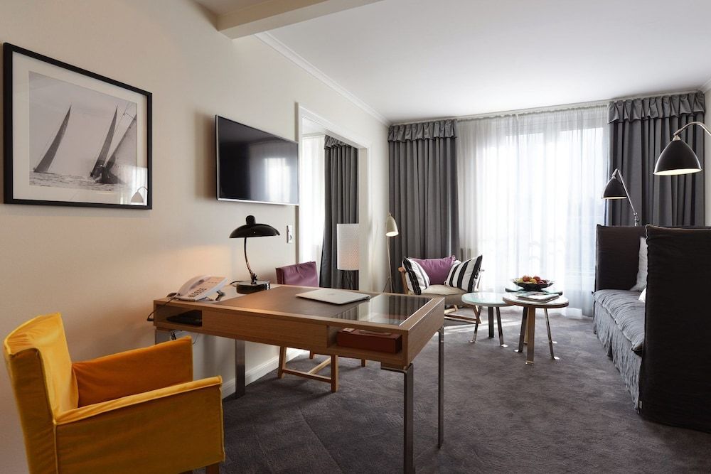 Kurhotel Skodsborg Junior Suite, including spa access 3