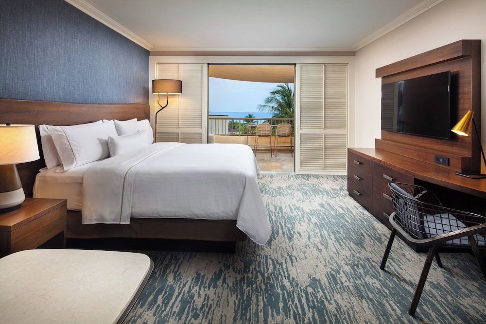 Guest Room, 1 King, Ocean View, Balcony