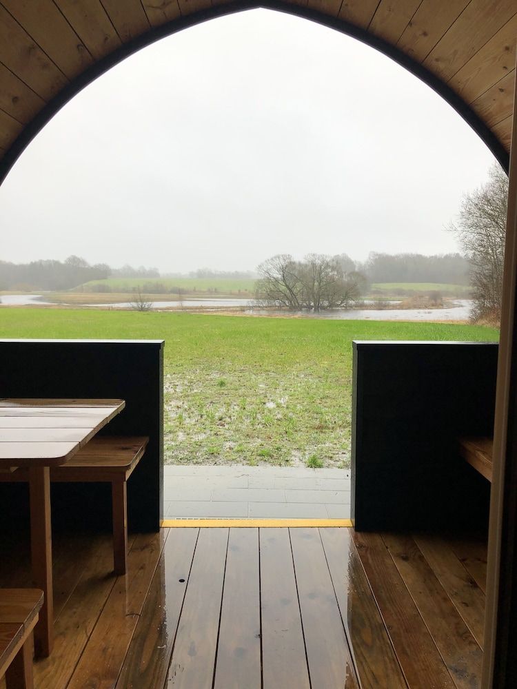 Hodde Kro Cabin, Lake View