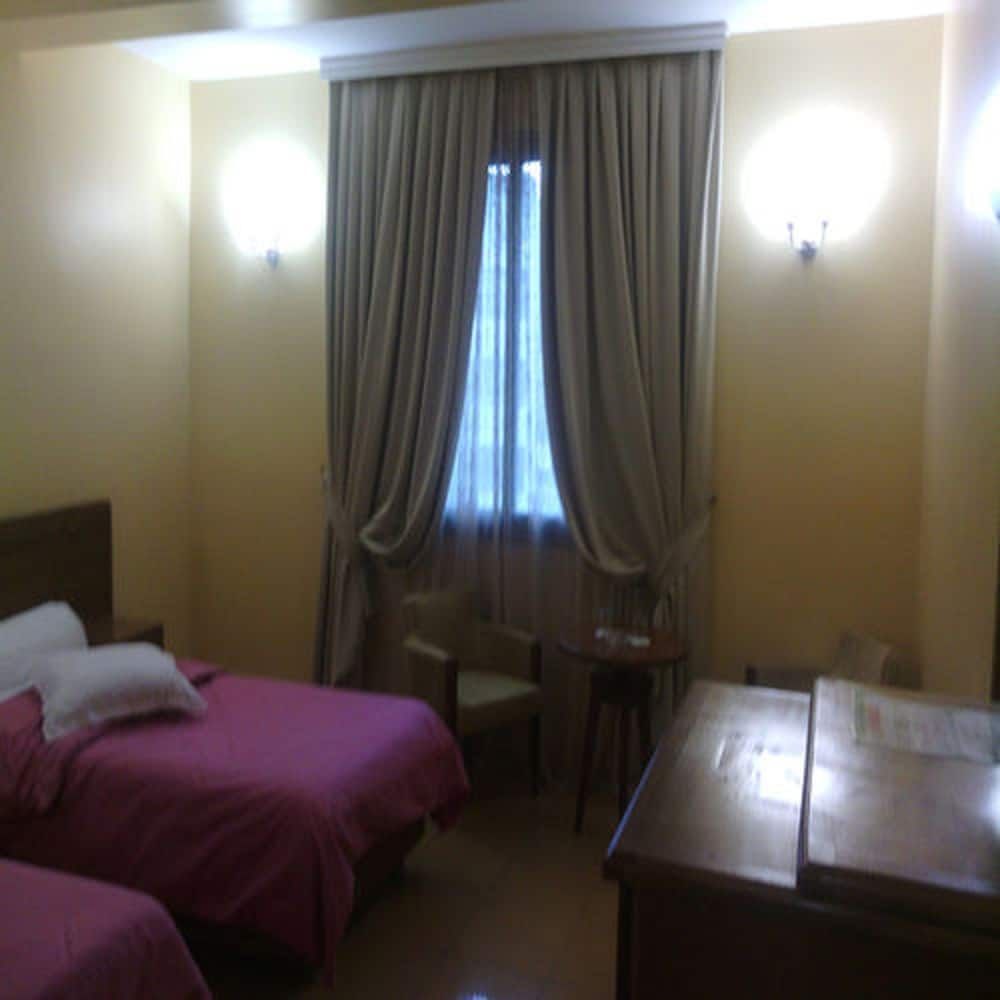 Le Cristal Hotel Standard Single Room 2