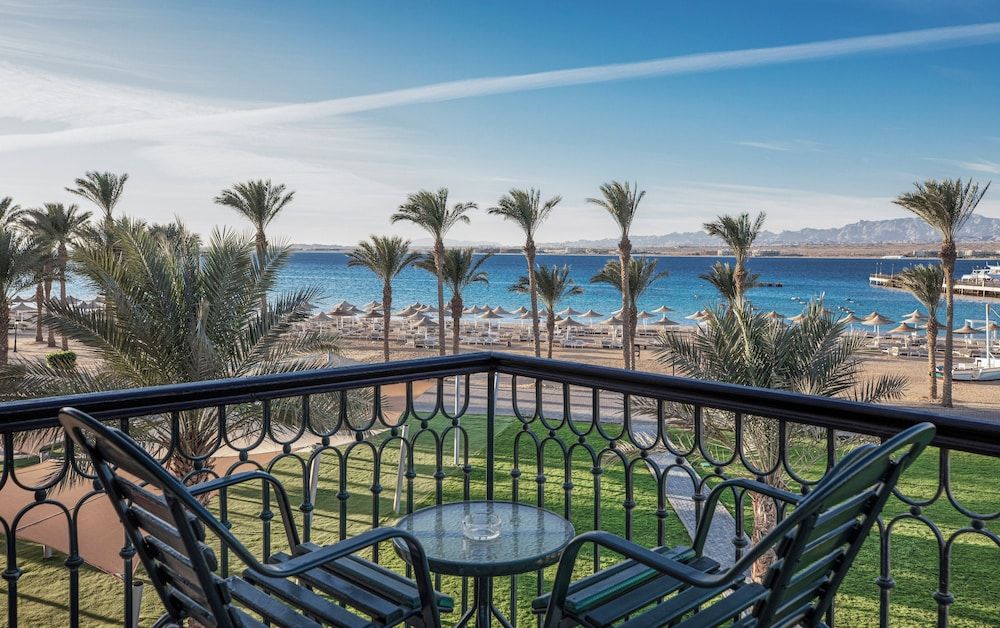 Pyramisa Beach Resort, Hurghada - Sahl Hasheesh Junior Suite Sea View 4