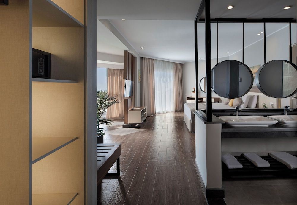 Pyramisa Beach Resort, Hurghada - Sahl Hasheesh Junior Suite Sea View 7