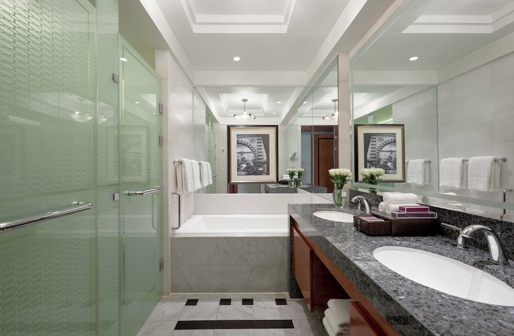 The Nile Ritz-Carlton, Cairo Deluxe Room, 2 Double Beds 6