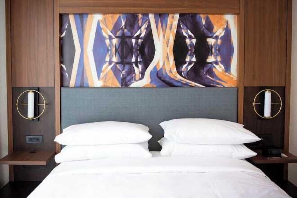 Executive Room, 1 Double Bed (Mobility Accessible, Roll-In Shower)