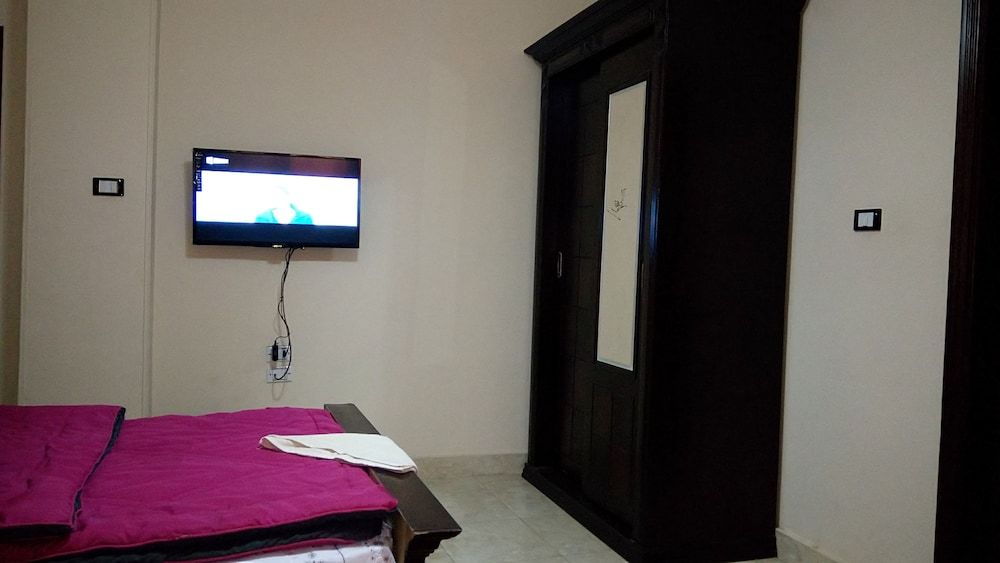 undefined Mena Inn Pyramids