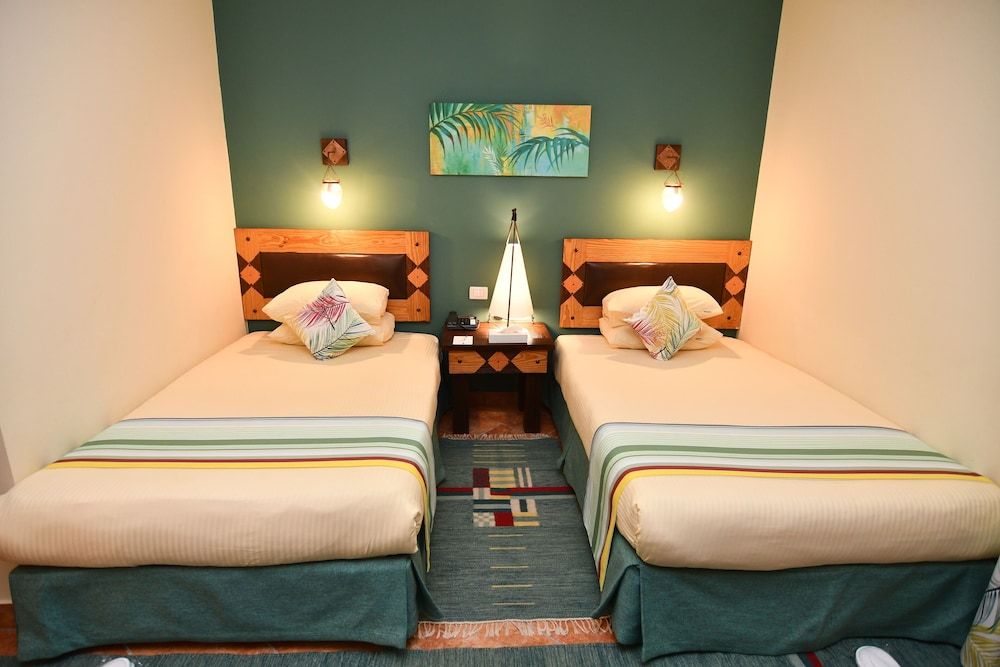 Carols Beau Rivage Hotel Executive Suite, 2 Bedrooms 3