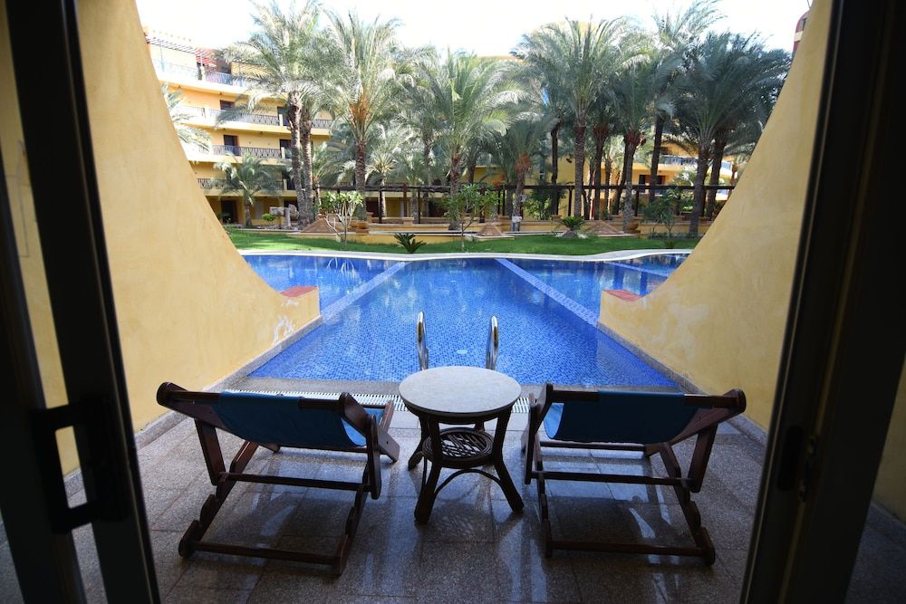 Carols Beau Rivage Hotel