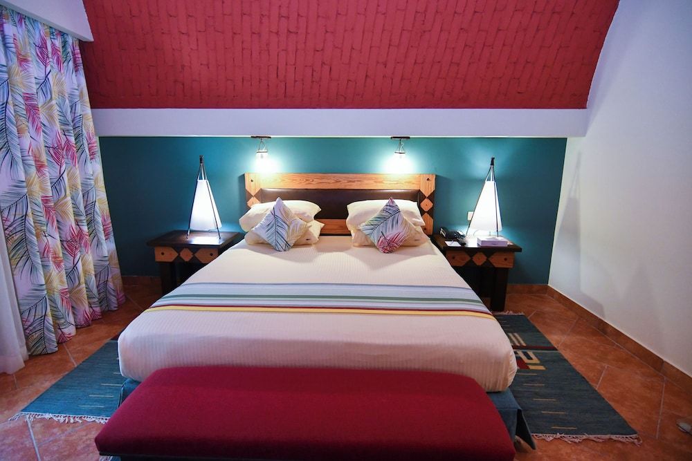 Carols Beau Rivage Hotel Executive Suite, 2 Bedrooms 2