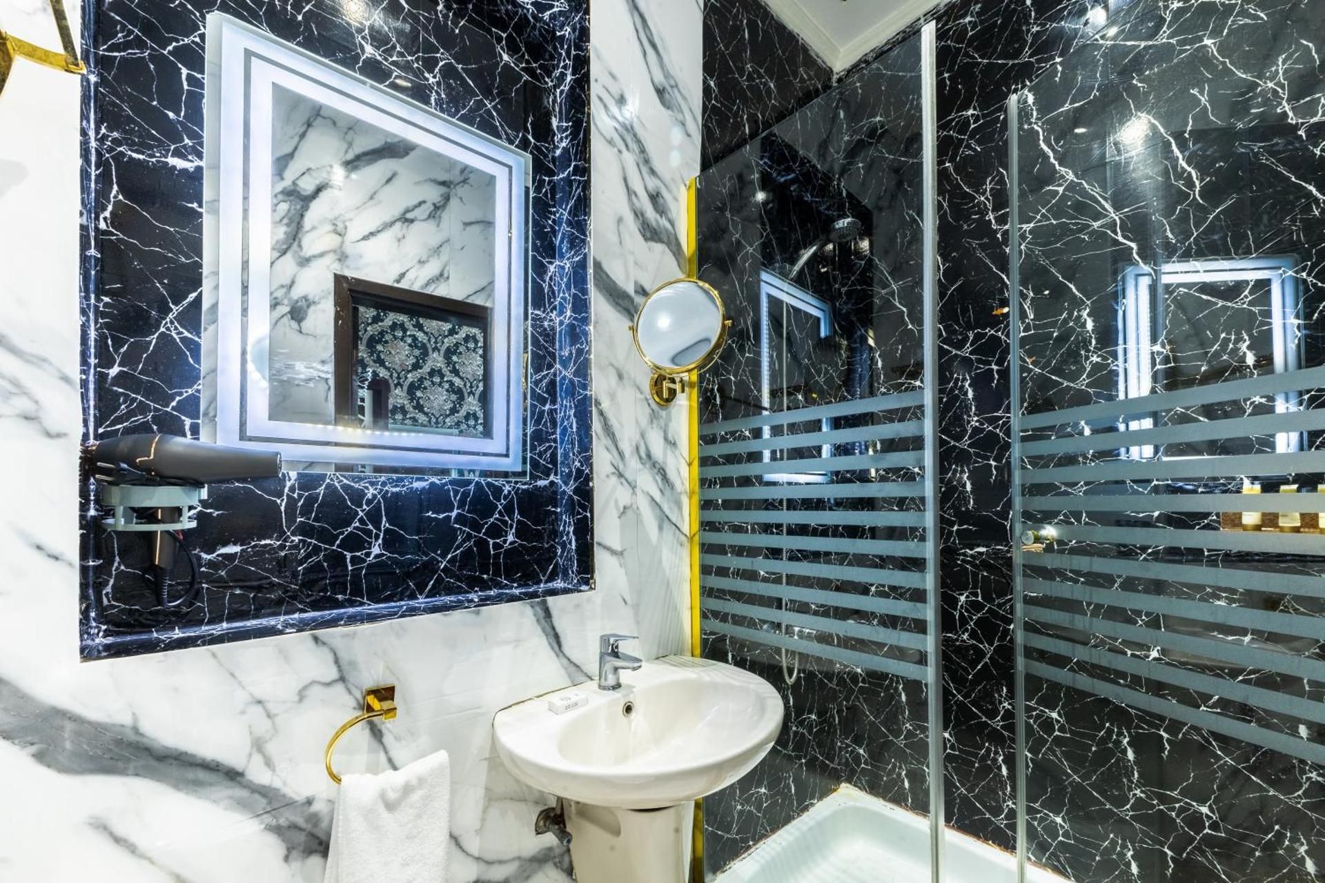 Cairo Inn Deluxe Double or Twin Room 3