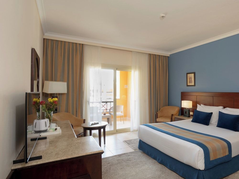 Stella Beach Resort & Spa - Makadi Bay Family Suite 6