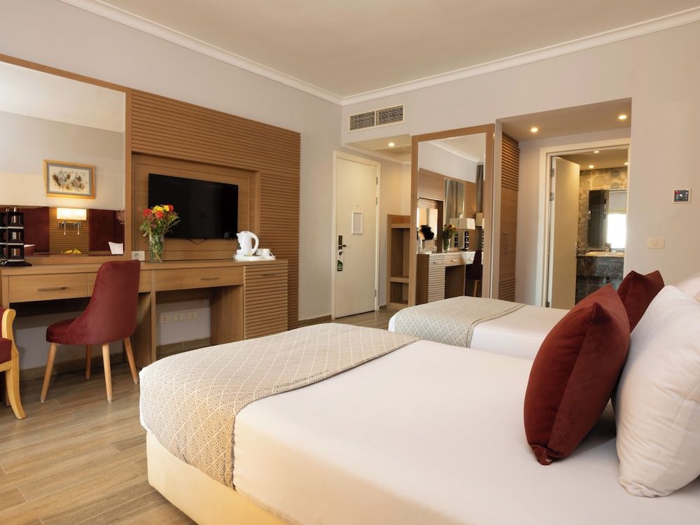 Stella Beach Resort & Spa - Makadi Bay Premium Room, Garden View