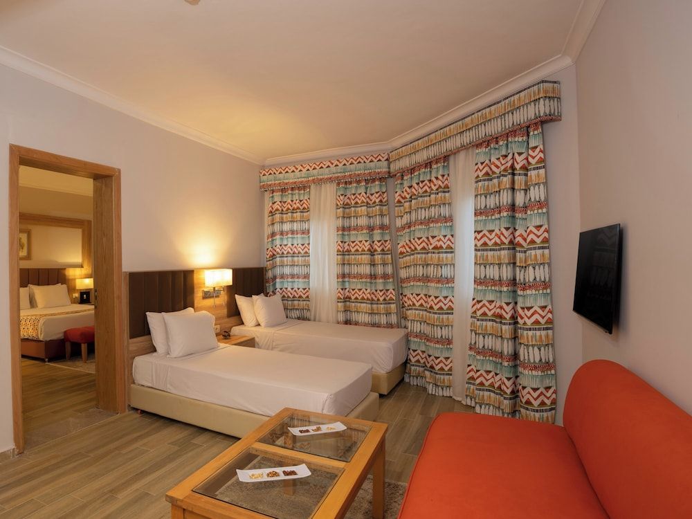 Stella Beach Resort & Spa - Makadi Bay Family Suite 5