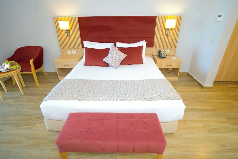 King Room with Spa path
