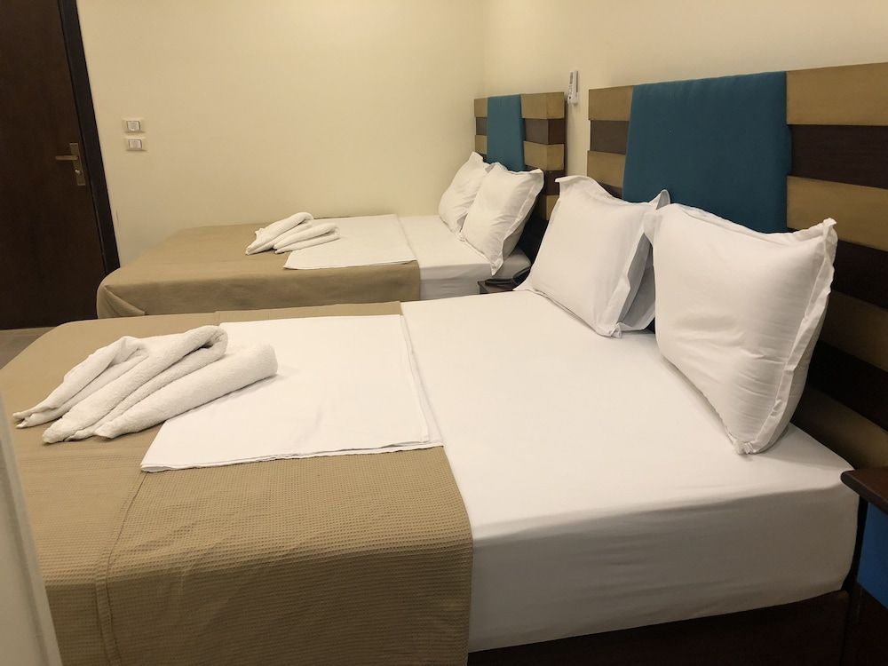 undefined Great Pyramid Inn 7