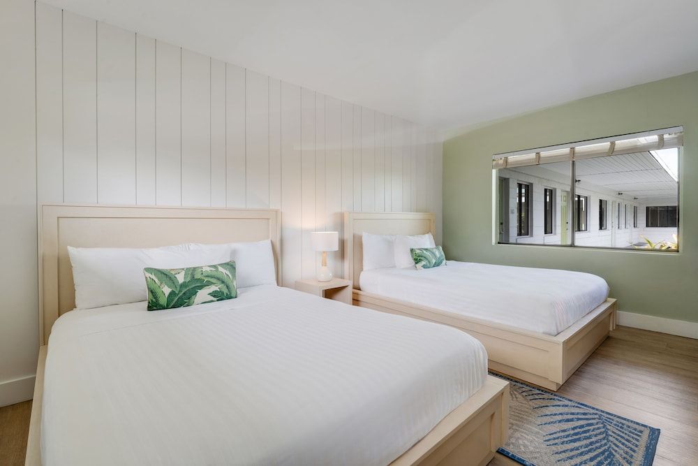 Hadley Resort and Marina Two Queen Deluxe Suite 3