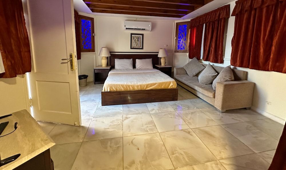 Studio, 1 Double Bed, Pool View