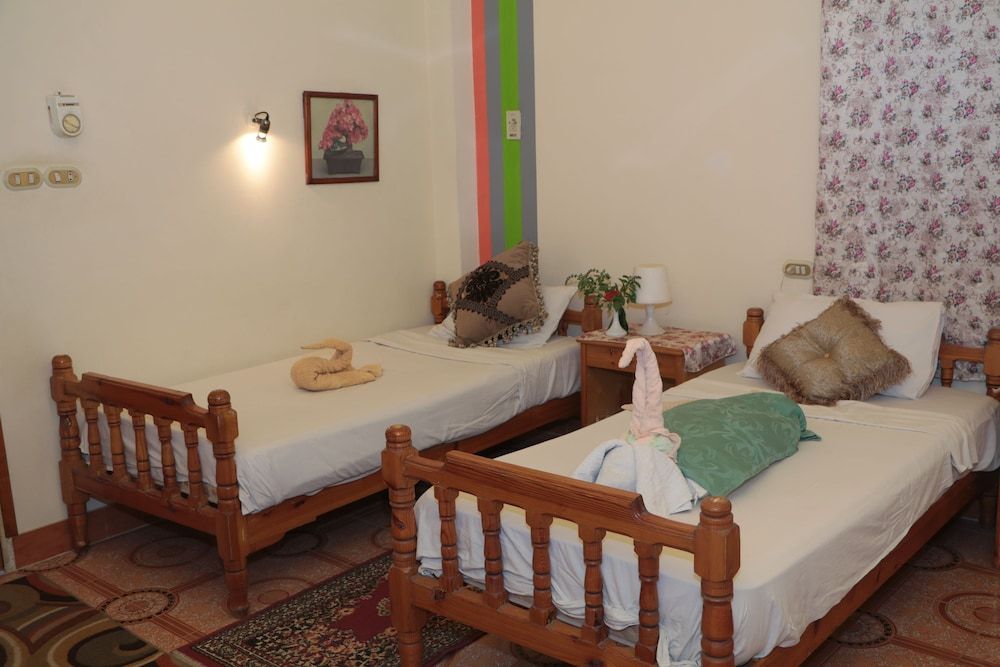 Amon Hotel Deluxe Single Room, Garden View 5