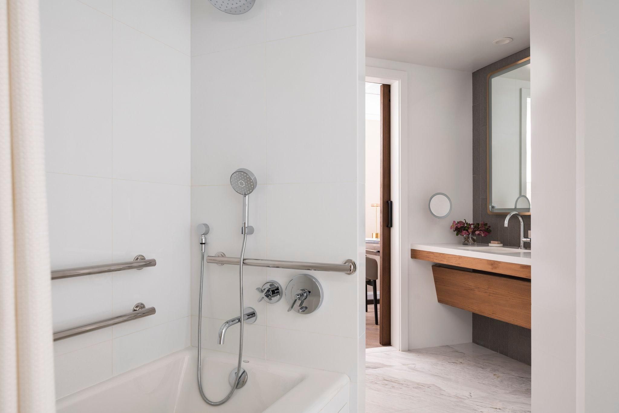 Accessible Mobility: Superior Bay View Mobility-Accessible Room Queen