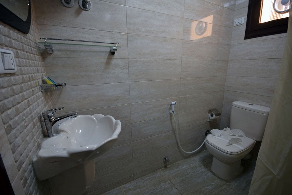 Amin hotel Standard Double or Twin Room 7