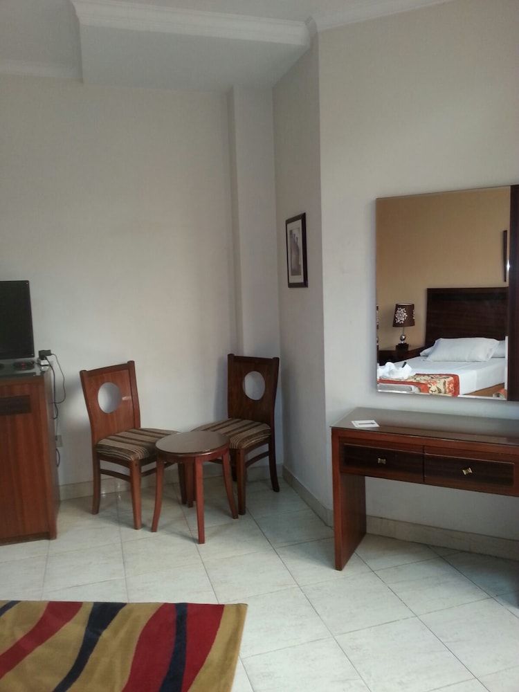 Glorious Hotel Standard Double Room 7