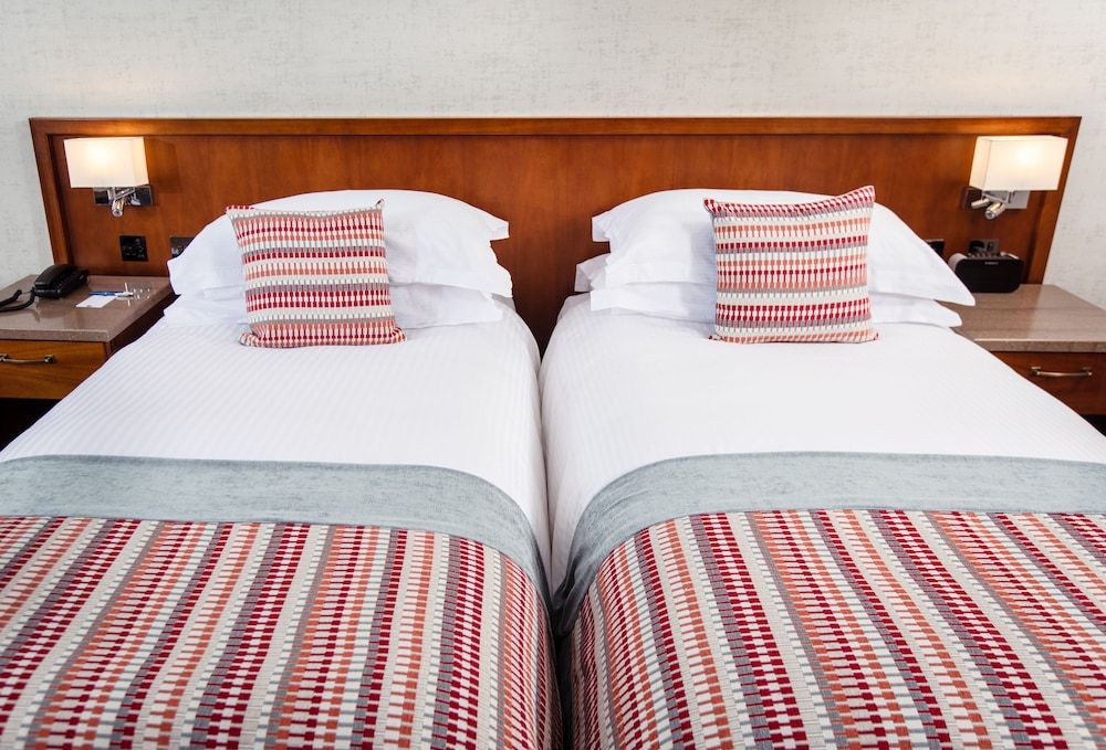 Stormont Hotel Superior Twin Room 2