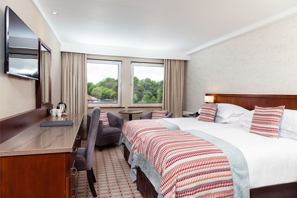 Stormont Hotel Superior Twin Room