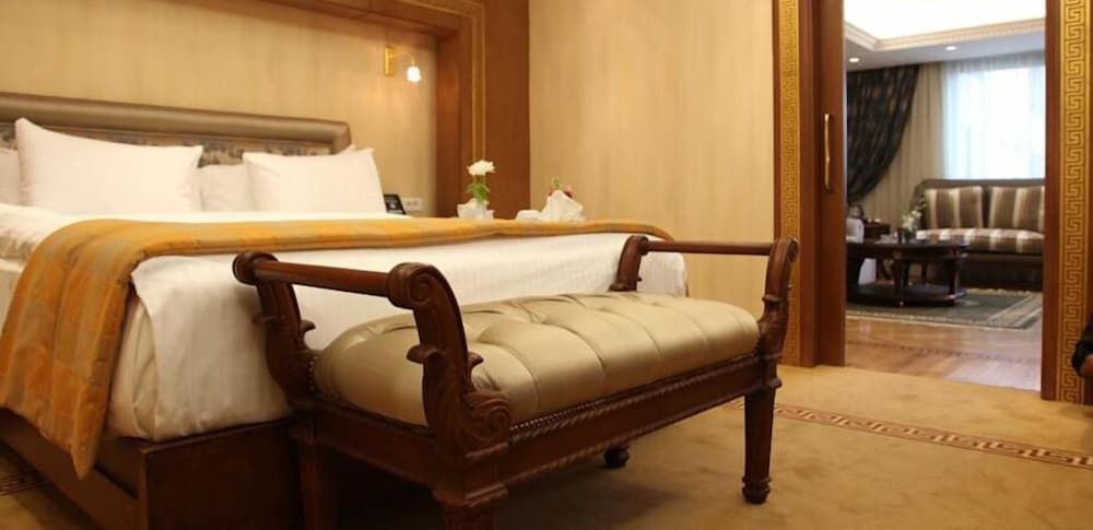 Helnan Landmark Hotel Executive Suite, City View 4