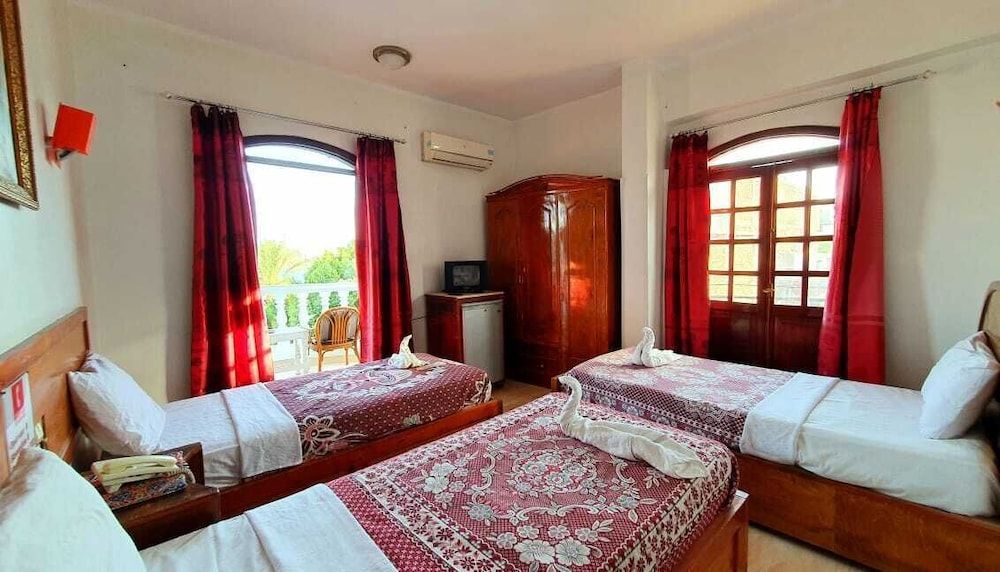 El Mesala Hotel Standard Triple Room, 3 Twin Beds, Smoking, River View 3