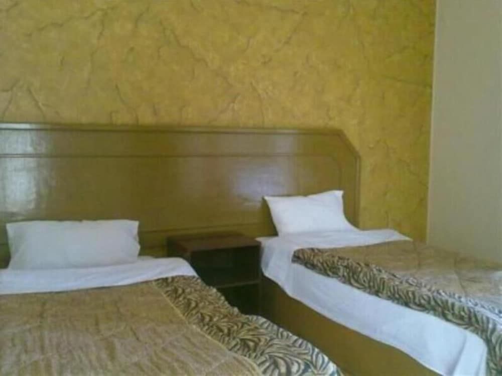 Meramees Hostel Standard Room, Shared Bathroom 4