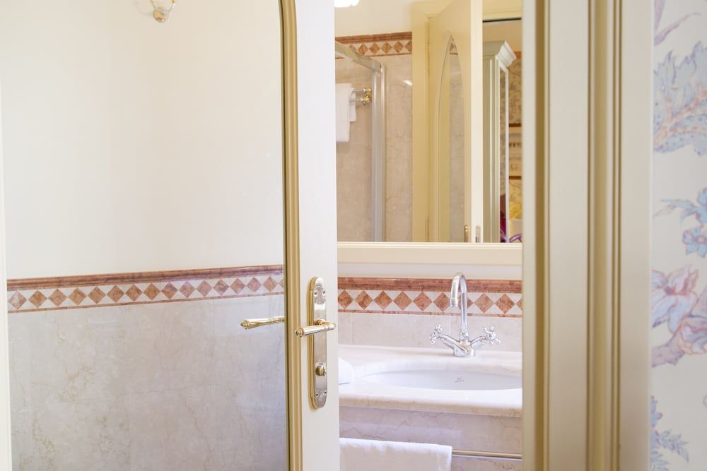 Hotel Milano Regency Economy Room 2