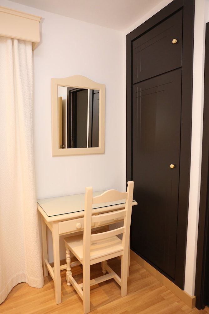 Hostal La Janda Double Room 26