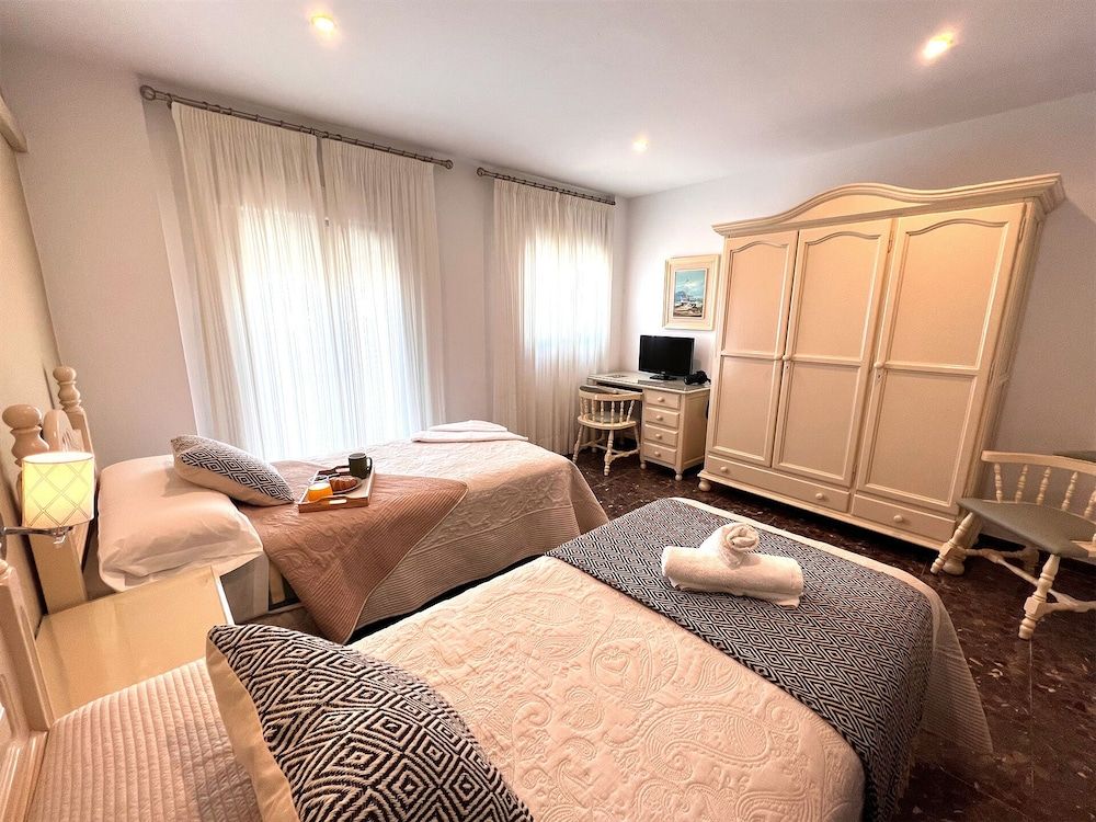 Hostal La Janda Double Room 5