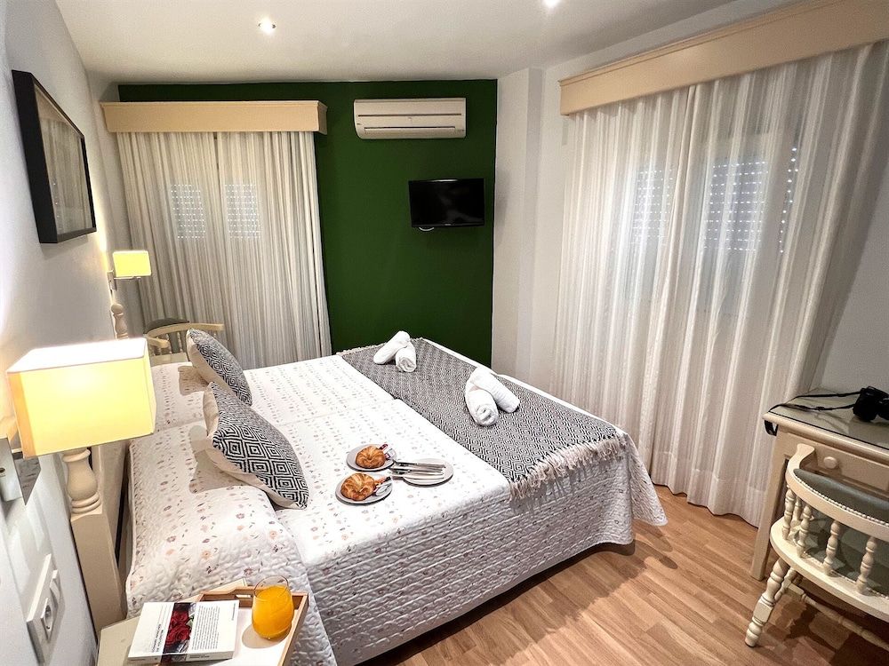 Hostal La Janda Double Room 6