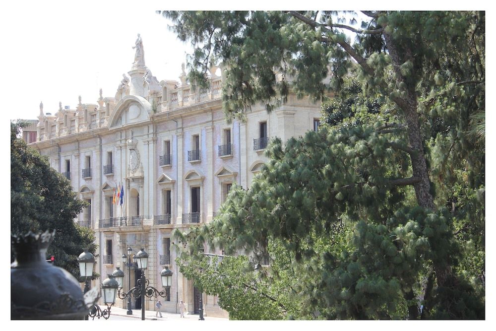 undefined Hi Valencia Boutique 7