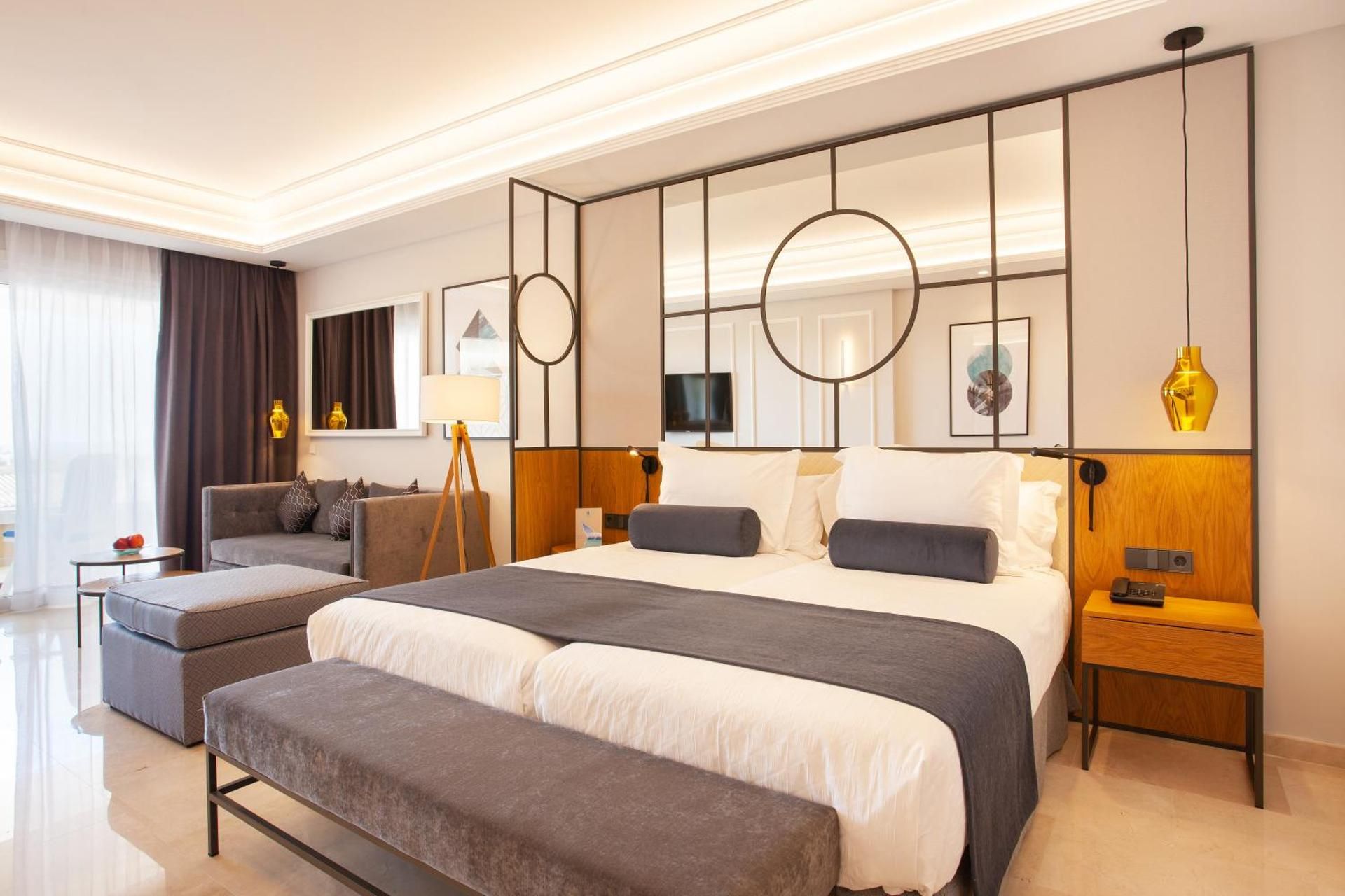 Junior Suite with Prestige (1 Adult)
