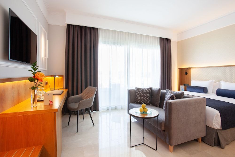 Junior Suite, Balcony, Pool View (Single Use)