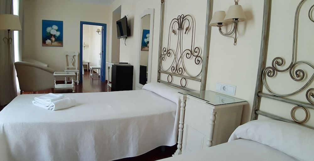 Crisol Chiclana Family Room 4