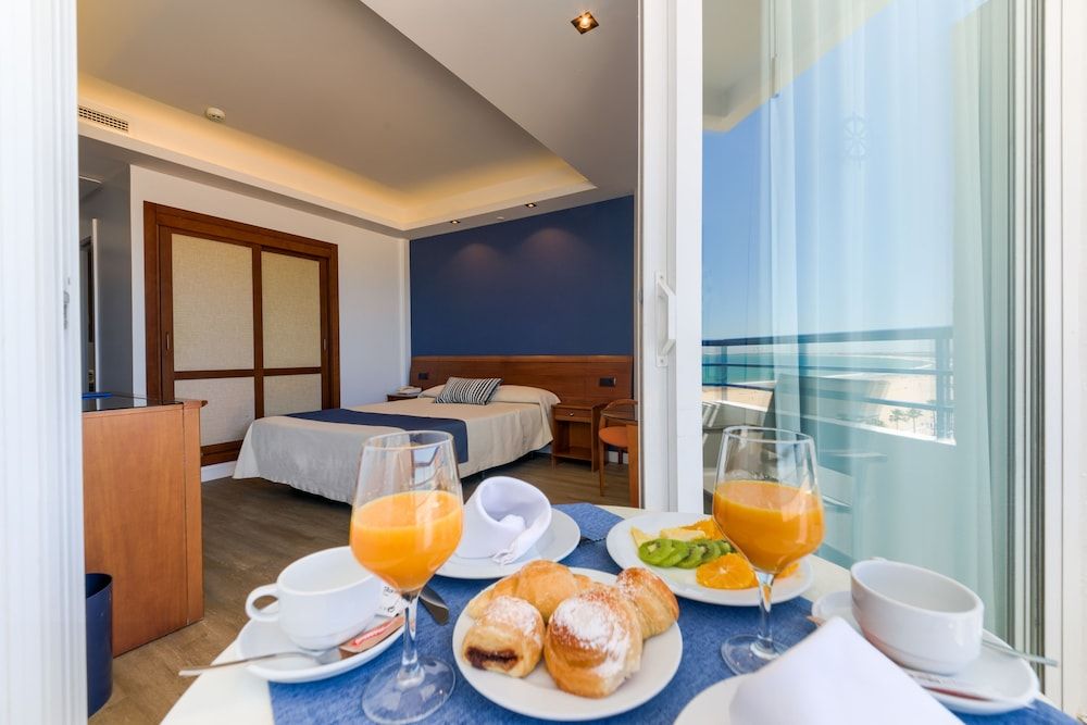 Family Room, Sea View (2 Adults and 2 Child)