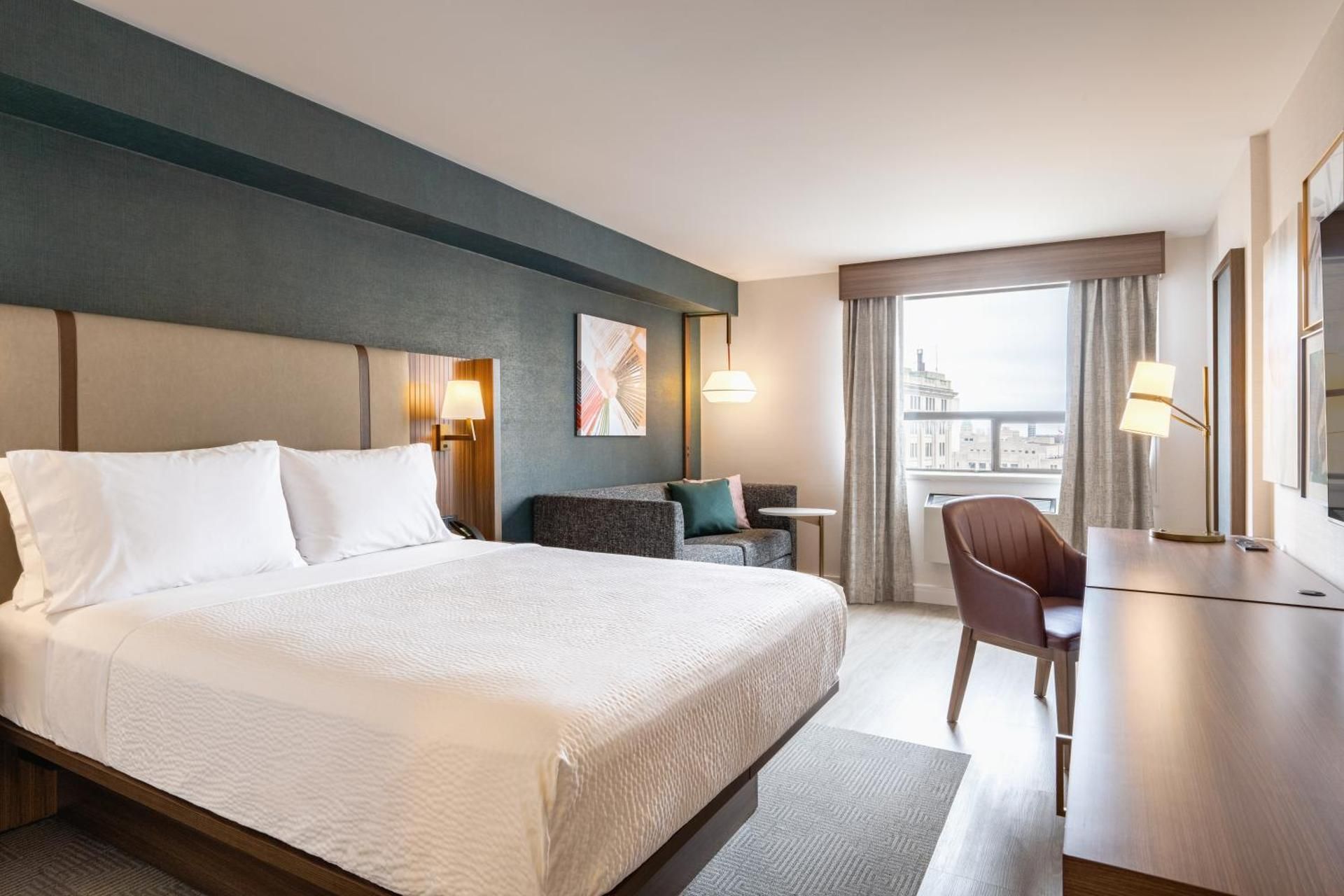 Standard Queen Room