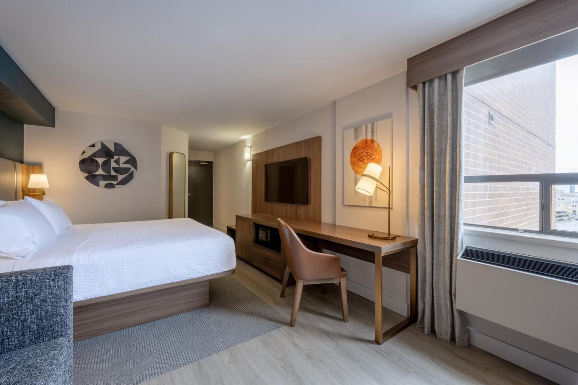 Standard Queen Room