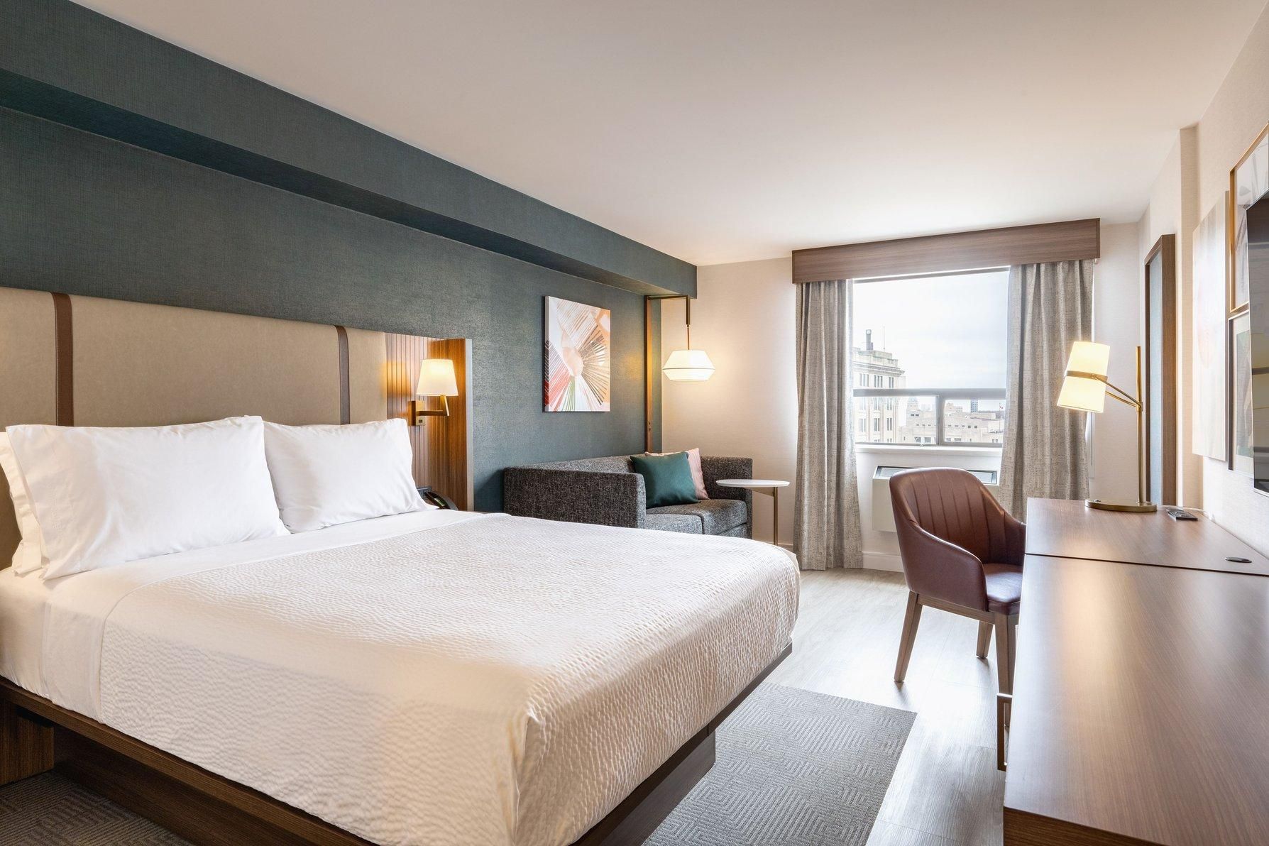 Holiday Inn & Suites Winnipeg Downtown By IHG 1 King Standard Sofa Bed